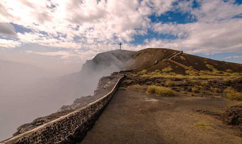 Full-Day Tour: Masaya Volcano, Art Market and White Villages