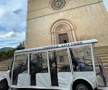 L'Aquila: Electric Shuttle City Tour with Local Guide