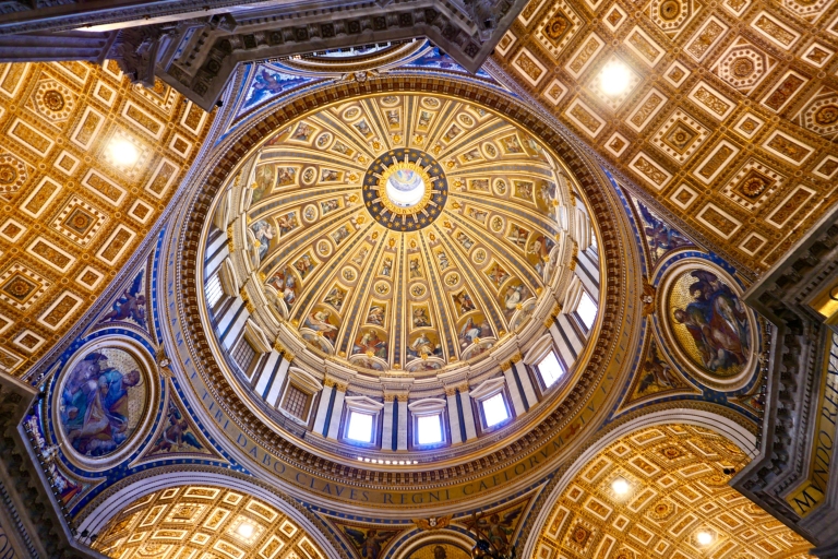 Roma: visita privada a la basílica de San Pedro con cúpulaTour en español