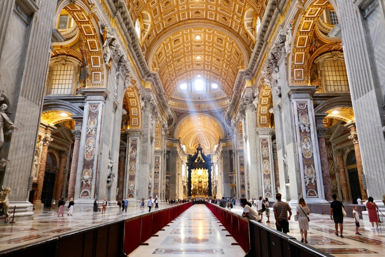 Roma: visita privada a la basílica de San Pedro con cúpulaTour en ingles