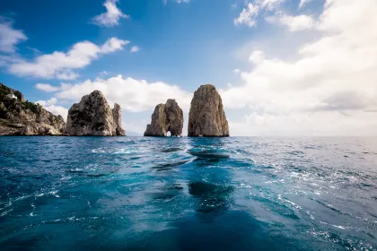 Von Positano: Ganztägige Bootsfahrt nach Capri