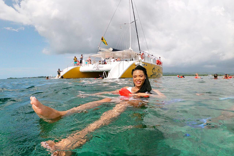 蒙特哥湾度假村出发：里克斯咖啡馆日落双体船巡游里克斯咖啡馆日落双体船巡游蒙特哥湾度假村