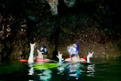 Puerto Vallarta: 3-Hour Snorkeling and Sailing in Los Arcos