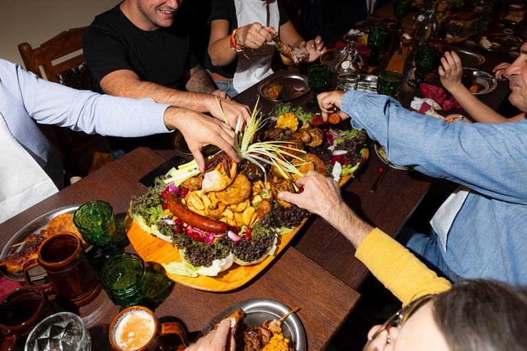 Budapest: Royal Feast Dinner with Drinks & Live Shows