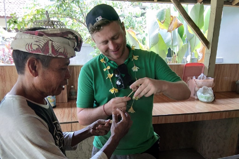 Bali: visite de la vie de village traditionnelPlettenberg Bay: Centre de conservation Tenikwa Journée complète