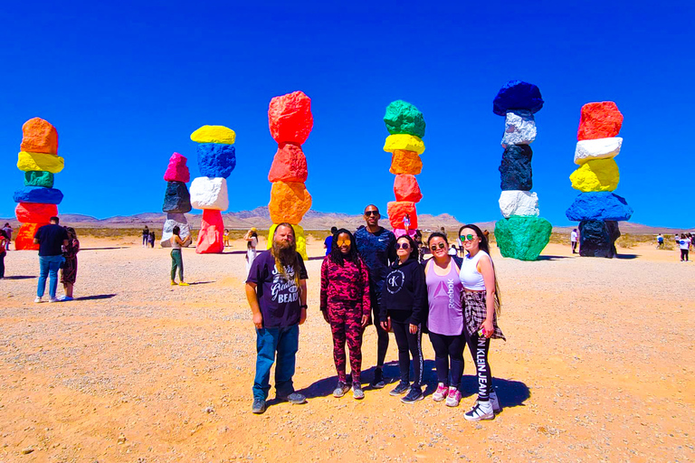 Las Vegas: Seven Magic Mountains and Las Vegas Sign Tour