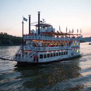 Cincinnati: Dinner Cruise on the Ohio River