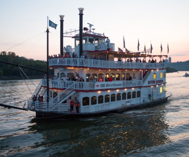Cincinnati: Ohio River Cruise with Buffet Dinner