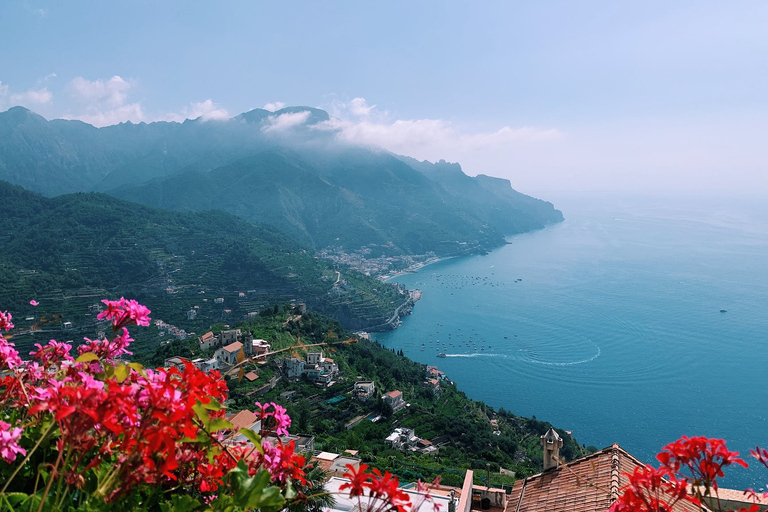 Z Neapolu: wycieczka po wybrzeżu Amalfi samochodem i łodziąWycieczka łodzią po Amalfi