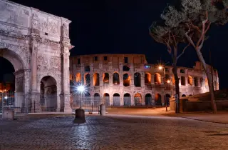 Rom: Kolosseum bei Mondschein