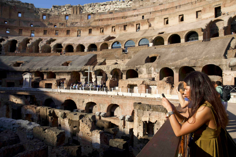 Roma: Coliseo Express Visita guiada en grupo reducidoRoma: Visita guiada rápida en grupo reducido al Coliseo