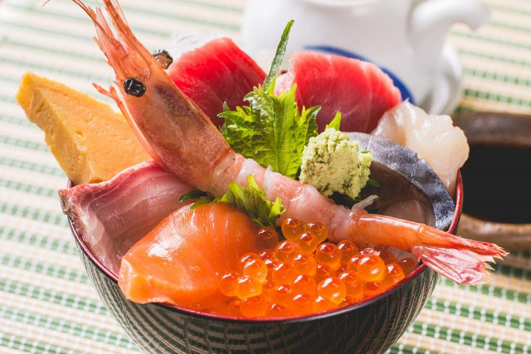 Sapporo: Guided Walking Lunch Tour in Nijo-Market&amp;Sosei East