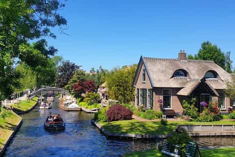 Amsterdam: Zaanse Schans and Giethoorn Day Tour