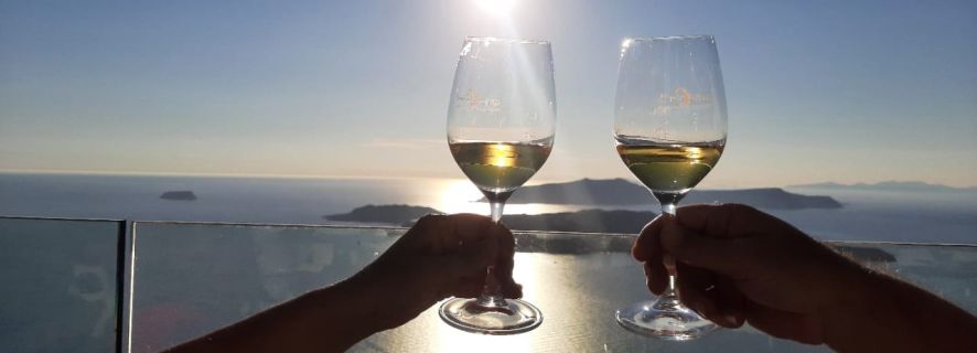 Santorin: Geführte Weinkellerei-Tour mit Weinverkostung