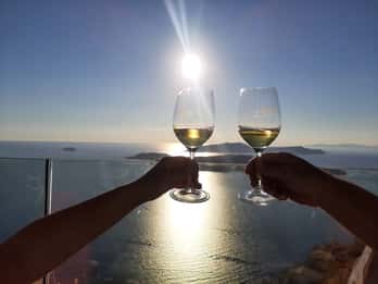 Santorini: Guided Wineries Private Tour with Wine Tastings