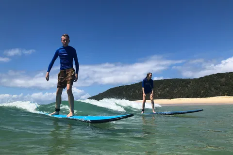 Rainbow Beach: 4WD Beach Drive Adventure and Surf Lesson