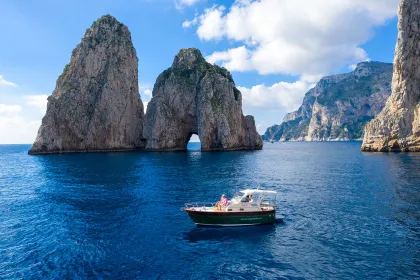 Von Sorrento aus: Bootsfahrt zur Insel Capri und zur Blauen Grotte