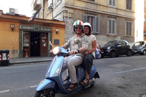 Rome: Guided Vespa City Tour