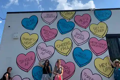 Nashville: Sip n' Shop Guided Walking Tour