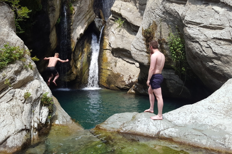 Berat: begeleide reis naar de berg Tomorr en de waterval van Bogove
