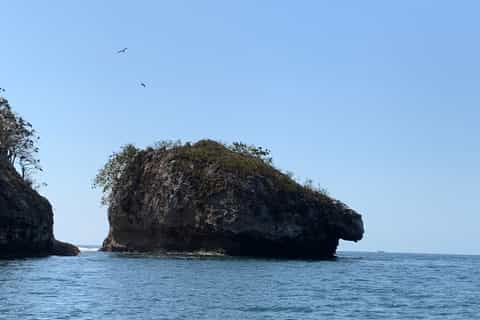 Puerto Vallarta: 3-Hour Snorkeling and Sailing in Los Arcos