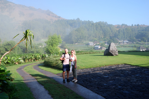 Bali: Ingresso para o Monte Batur em uma caminhada guiada ou passeio de jipeBilhete de entrada e caminhada guiada até o cume