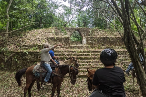 De San Ignacio: visite maya de Xunantunich et combos en optionExcursion d'une journée complète à Xunantunich & Cave Tubing avec déjeuner