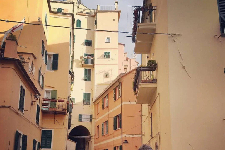 Genoa: Discover the secrets with a Storyteller Tour in English
