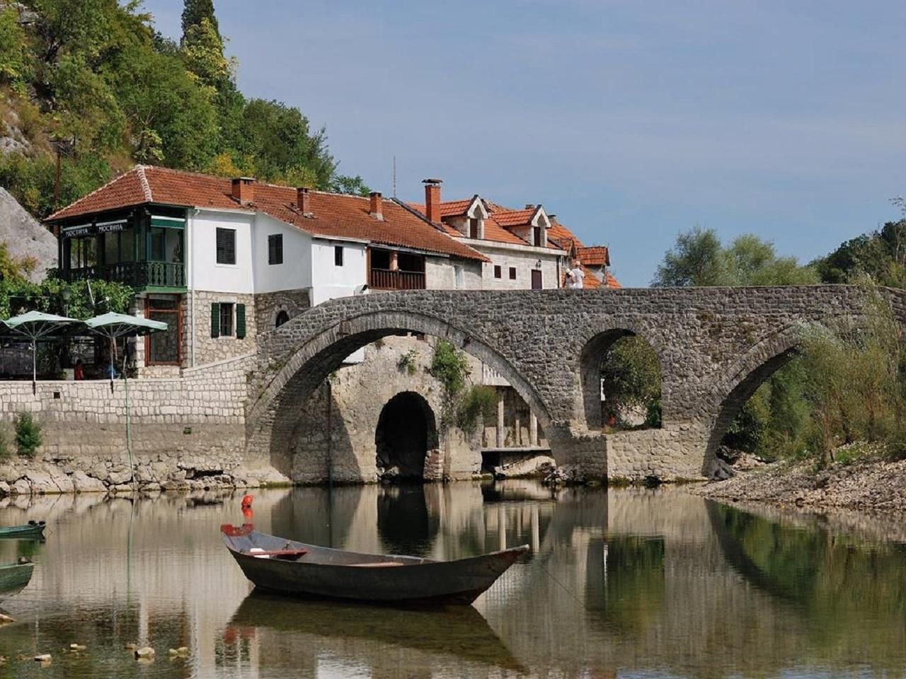 Ab Podgorica: Weintour in Montenegro und Ausflug zum Skutarisee