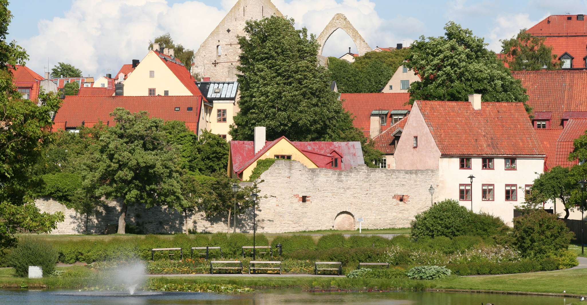 Visby, Hop-On Hop-Off Bus Tour - Housity