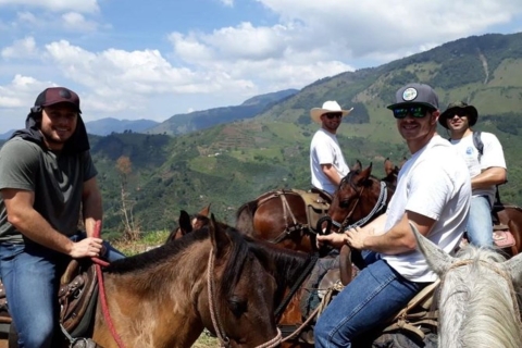 Guatapé: combo de paseo a caballo y tour