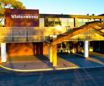 Rotorua: Whakarewarewa Village Guided Tour