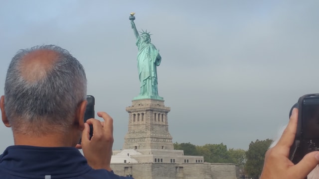 NYC: Statue of Liberty & Ellis Island Guided Tour with Ferry