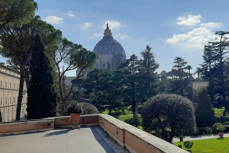 Rzym: Muzea Watykańskie pierwszego wejścia i wycieczka po św. PiotrzePrywatna wycieczka w języku angielskim