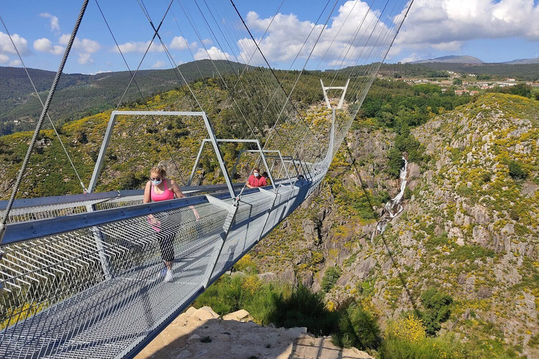 Porto: Escursione alle Passeggiate di Paiva e al Ponte Sospeso con pranzoPorto: Passeggiate di Paiva e Ponte Sospeso Escursione su sentiero completo