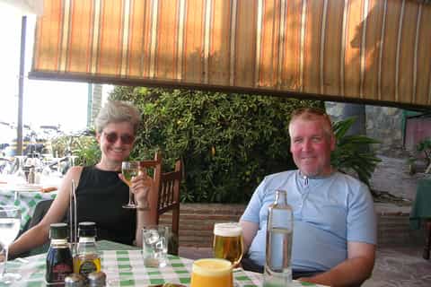 Marbella: tour guidato in bici con vino e tapas