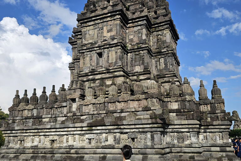 Tour all'alba a Yogyakarta: salita garantita a BorobudurTour all'alba a Yogyakarta: salita alle colline di Borobudur e Prambanan