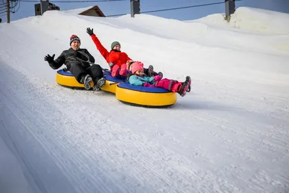 Mont-Tremblant: Snow Tubing mit einem mechanischen Lift