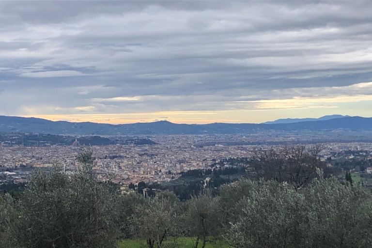 Florenz: lokale Wanderung und Wein in kleiner Gruppe mit MittagessenPrivate Wanderung
