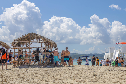 De Puerto Plata: viagem de catamarã particular Cayo Arena e almoço