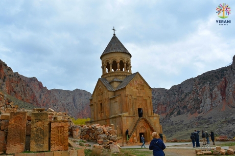 Depuis Erevan : Excursion d'une journée à Khorvirap, Noravank et Areni WineryAu départ d'Erevan : Excursion d'une journée à Khorvirap, Noravank et aux vignobles Areni