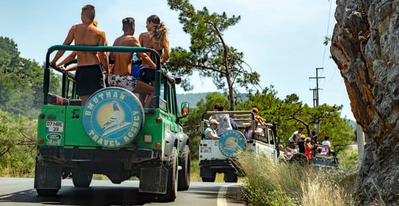 Antalya: Jeep-Safari und Ucansu-Wasserfälle, inkl. Mittagessen