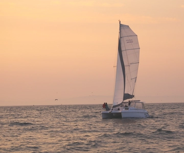 Monterey Bay: Sunset Catamaran Sailing Cruise