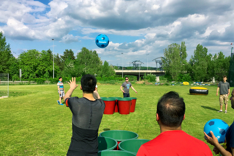 Praga: dardos gigantes y juego de Beer Pong gigante