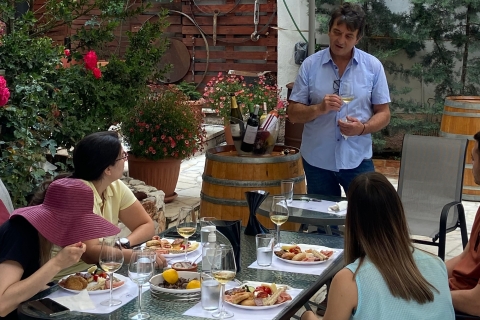 Athen: Private halbtägige Weinguttour mit AbendessenAthen: Private halbtägige Weingutstour mit Abendessen mit Weinbegleitung