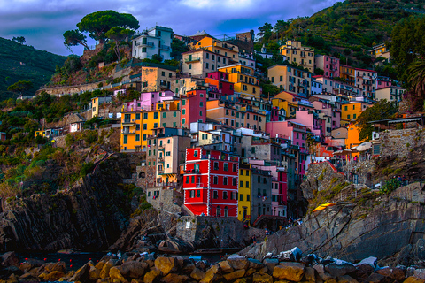 Exklusive Cinque Terre Tagestour mit der Fähre und Halt in Pisa