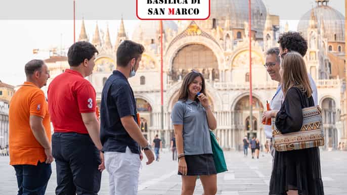 Paseo Histórico en el Corazón de Venecia