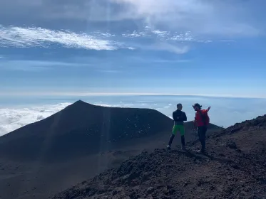 Ätna: Wanderung auf 3.000 m mit einem Vulkanführer, Seilbahn inklusive.