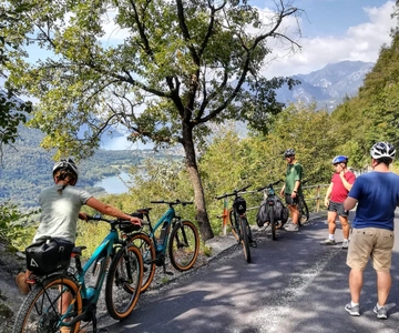 Dal Lago di Como al Lago di Lugano: E-Bike Tre Laghi Panoramici