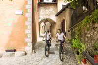 Lake Como to Lake Lugano, E-Bike Three Panoramic Lakes - Housity
